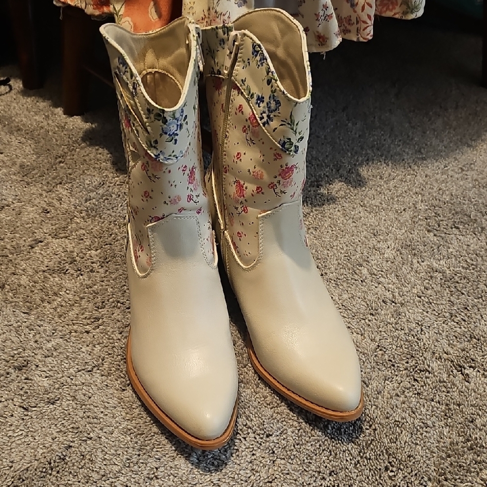Pierre Dumas Floral Ankle Booties - Picture 3 of 9